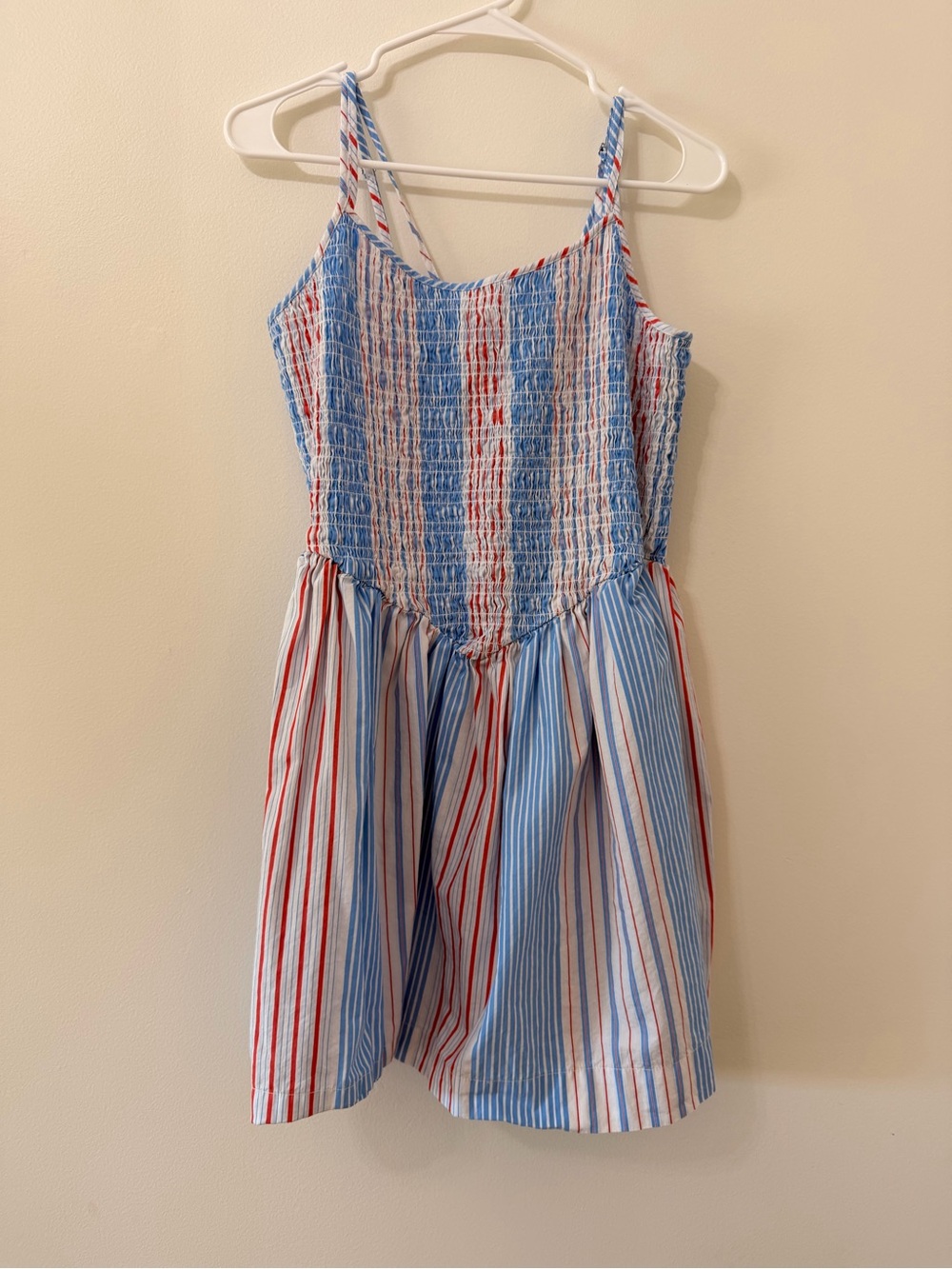 Free assembly dress